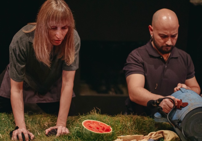 «Cow/deer» στο Εθνικό Θέατρο