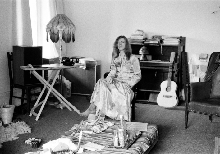 Τι περιλαμβάνει το συλλεκτικό box set για τον David Bowie «Divine Symmetry»