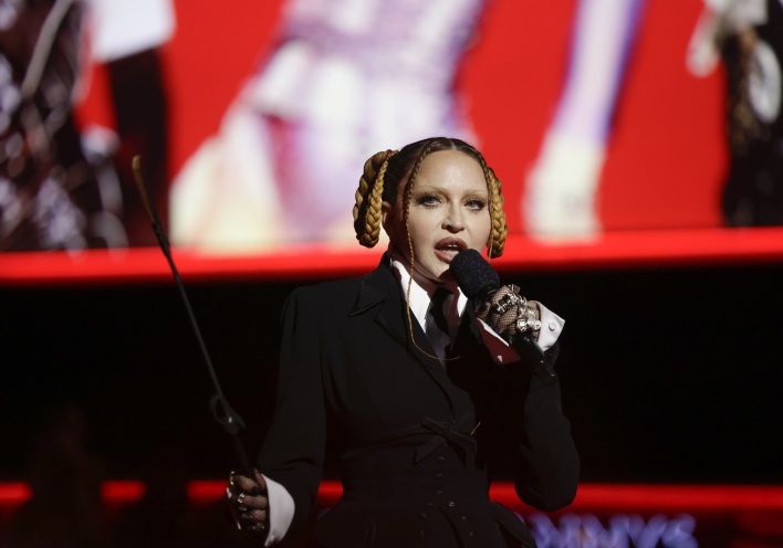 Μεσήλικες σε ρόλο ενζενί