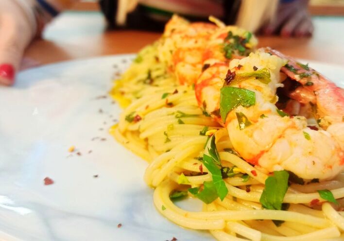 Σπαγγέτι aglio e olio με γαρίδες