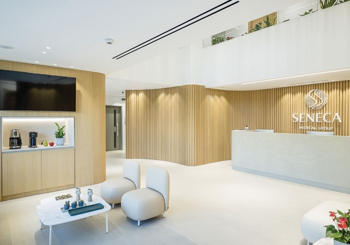 Οριστική λύση στην τριχόπτωση από την Seneca Medical Group 