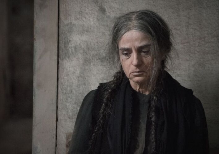 Σκηνή από την ταινία η «Φόνισσα» με την Καρυοφυλλιά Καραμπέτη 