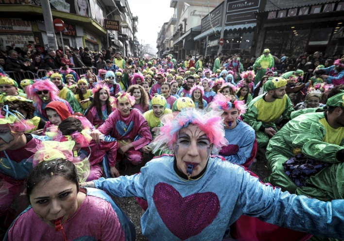Παλαιότερη φωτογραφία με καρναβαλιστές στην Ξάνθη