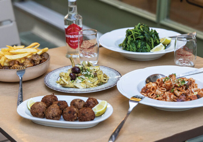 Μεζεδοπωλείο Πίπις: Ασυναγώνιστη γεύση και τέλεια καλοκαιρινή διάθεση