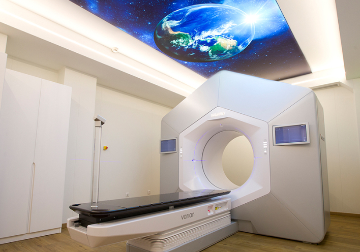 Εξελιγμένο όπλο στην καταπολέμηση του καρκίνου η ακτινοθεραπεία