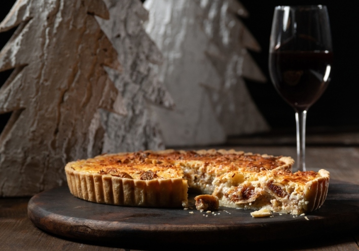 Τάρτα με ξερά σύκα και γραβιέρα 