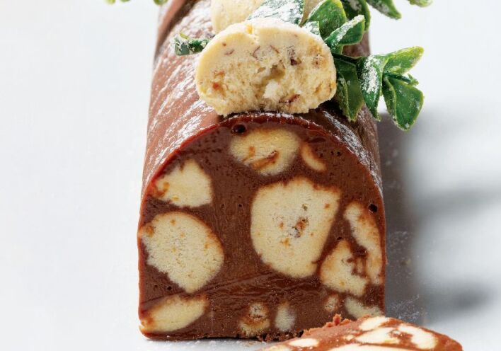 Μωσαϊκό με σοκολάτα γάλακτος και κουραμπιέ με κρέμα γάλακτος Arla