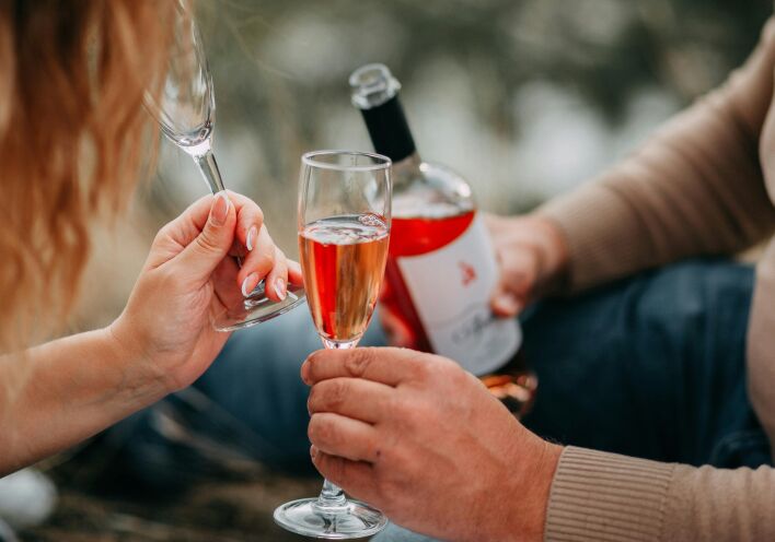 5 κρασιά για να τσουγκρίσεις την ημέρα των ερωτευμένων