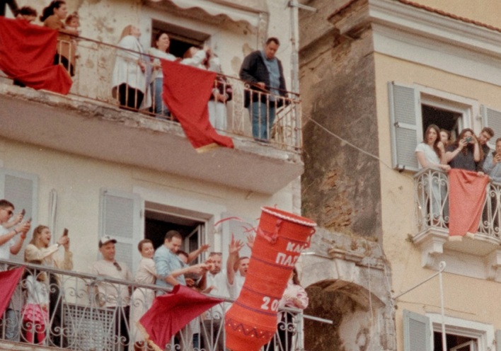 Το έθιμο των Μπότηδων το Μεγάλο Σάββατο στην Κέρκυρα