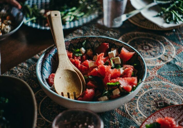 Σαλάτα με κοτόπουλο, καρπούζι και μπαλσάμικο