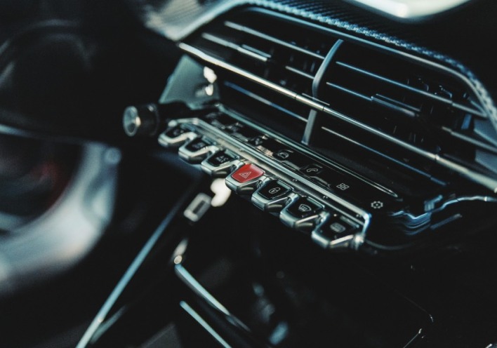 κουμπιά αυτοκινήτου 