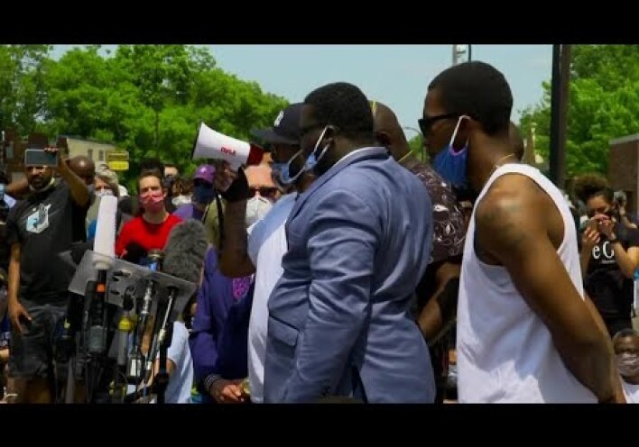 Τέρενς Φλόιντ: Ο δικός μας τρόπος δεν είναι η βία, είναι η ψήφος