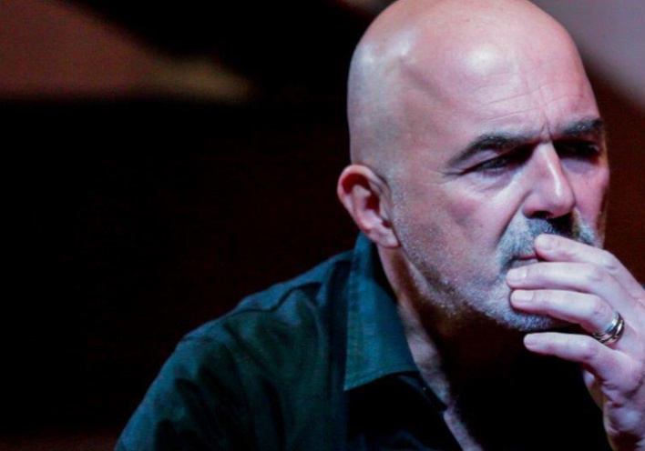 O Στάθης Λιβαθινός διαβάζει ποίηση