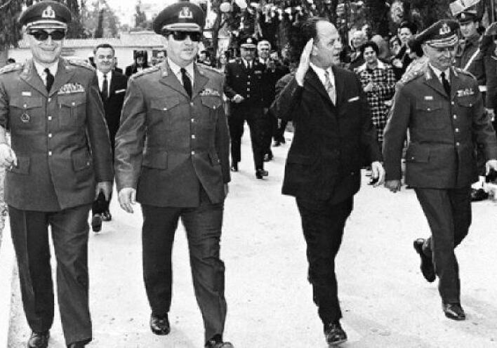 Πότε τελείωσε η χούντα; 