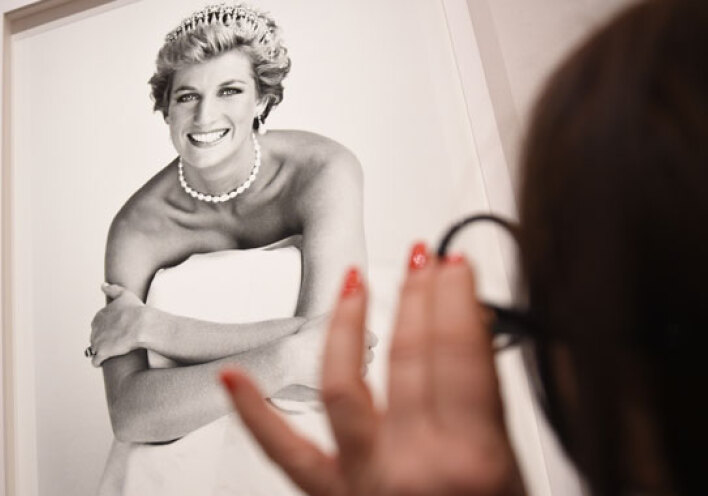 Νταϊάνα: Πώς τίναξε στον αέρα τον βασιλικό ενδυματολογικό κώδικα