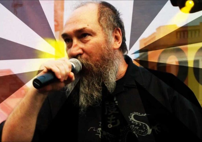 Οι 40 απαντήσεις του Τζίμη Πανούση στην ATHENS VOICE