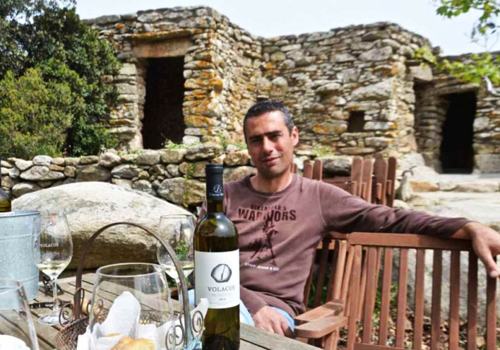Volacus Wine, ένας αμπελώνας στο σεληνιακό τοπίο της Τήνου