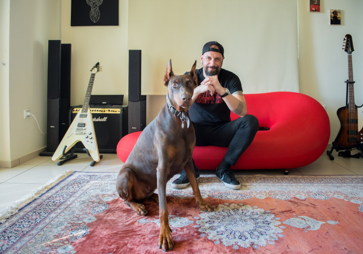 Μεγάλωσα με σκυλιά 