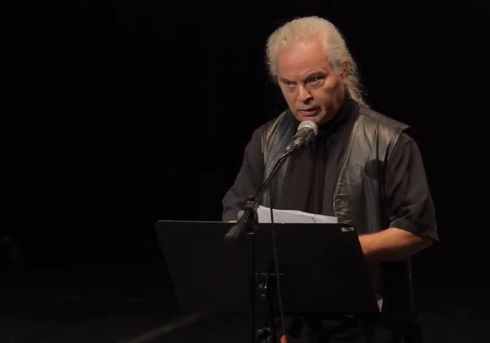 Ο Ηλίας Κουτσούκος γράφει μια ποίηση αδυσώπητη