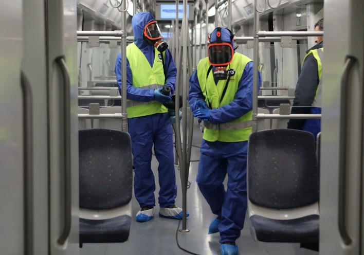 Απολυμάνσεις από εξειδικευμένα συνεργεία σε οχήματα του ΟΑΣΑ στο πλαίσιο της εντατικοποίησης των μέτρων για τον περιορισμό της εξάπλωσης του κορωνοϊού