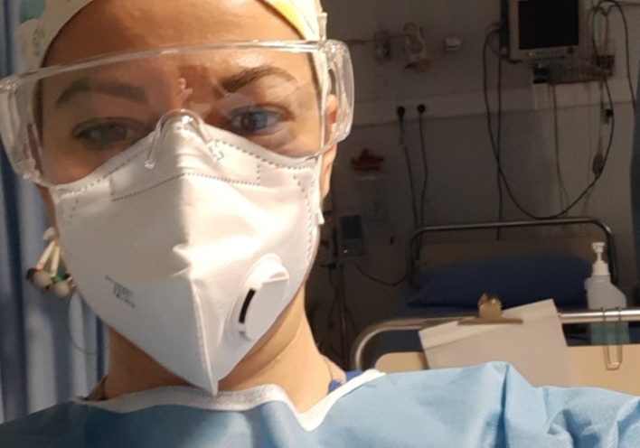 Νοσηλεύτρια στο νοσοκομείο Νίκαιας