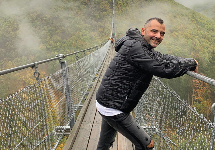 Ο Χάρης Νικολακάκης, Υπεύθυνος του εκδοτικού προγράμματος της BELL/Harlenic