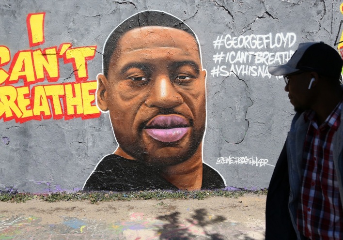 Τοιχογραφία για τον δολοφονημένο αφροαμερικανό Τζορτζ Φλόιντ