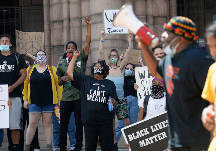 Πριν μιλήσεις για τις διαμαρτυρίες στις ΗΠΑ, δες τα στοιχεία