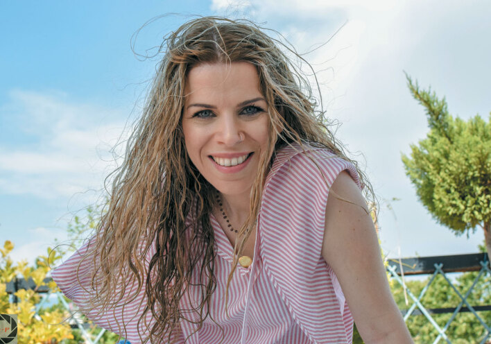 Η Ικαρία της Βιολέττας Ίκαρη