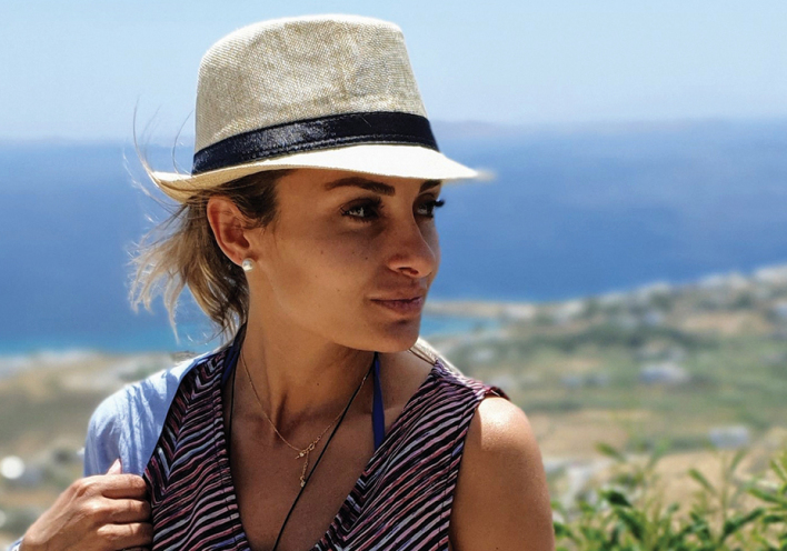 H Tήνος της Βασιλικής Μιλλούση