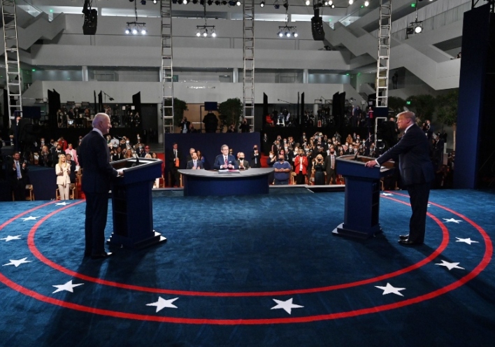 Ο Τζο Μπάιντεν και ο Ντόναλντ Τραμπ στο πρώτο debate ενόψει των αμερικανικών εκλογών στις 3 Νοεμβρίου