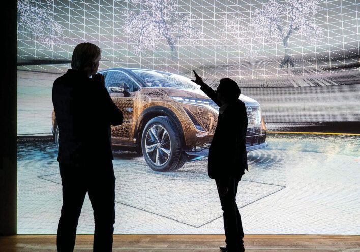 Ο Matthew Weaver, αντιπρόεδρος Nissan Design Europe και ο Chetan Chohan, design manager Nissan