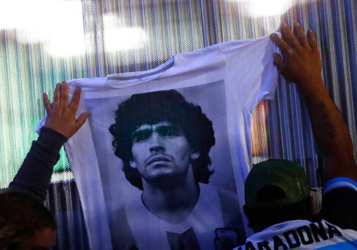 Ντιέγκο Αρμάντο Μαραντόνα, ο ποδοσφαιριστής που λατρεύτηκε σαν Θεός