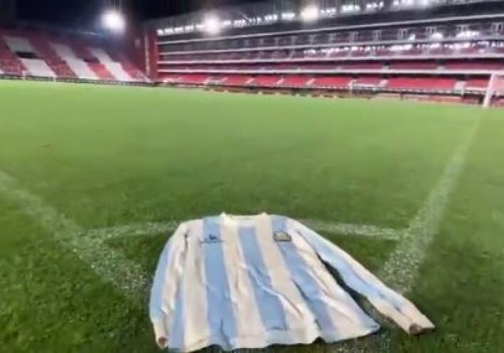 Μαραντόνα: Τα γήπεδα στην Αργεντινή φωτίστηκαν στη μνήμη του 