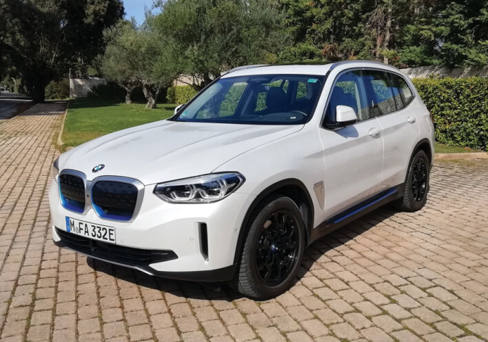 BMW iX3