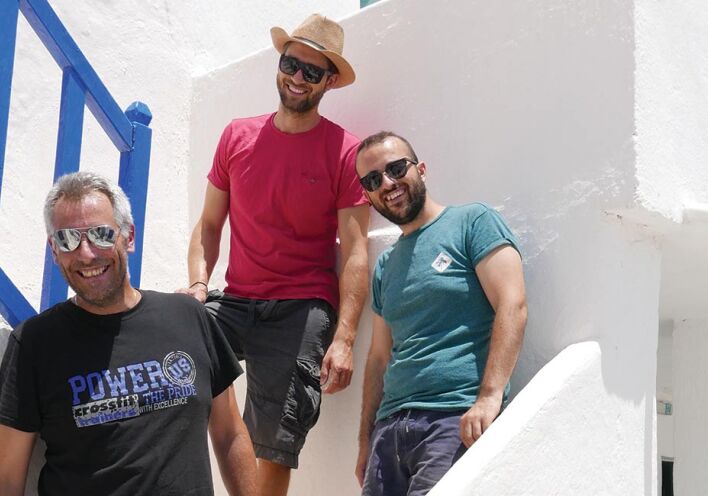 Τα μέλη του συγκροτήματος Phelekgundari 