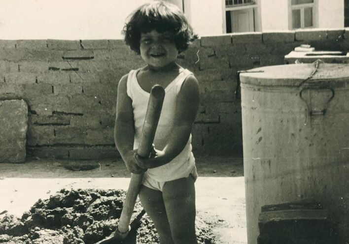 Η δημοσιογράφος Μάγια Τσόκλη σε μικρή ηλικία