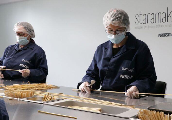 Το Staramaki είναι μια ελληνική επιχείρηση που δημιουργεί καλαμάκια από το φυσικό στέλεχος σιτηρών 