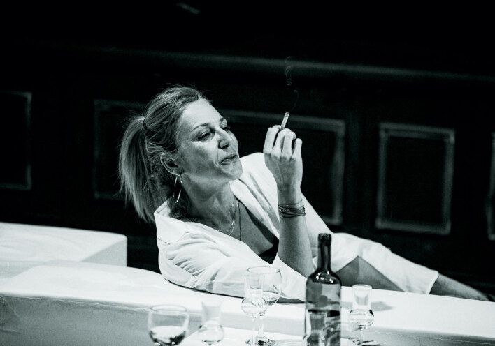 «Φθινόπωρο Χειμώνας», θεατρική παράσταση στο Θέατρο Οδού Κεφαλληνίας 