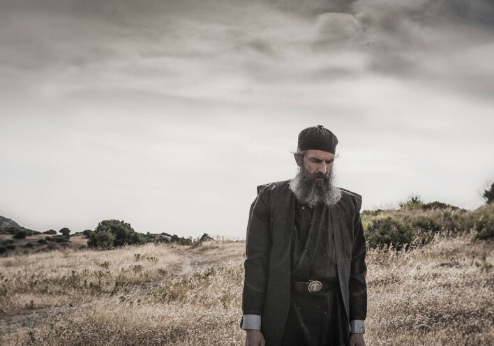 O Άρης Σερβετάλης στην ταινία Ο Άνθρωπος του Θεού