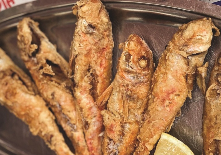 Τηγανιτά ψάρια από τον λογαριασμό PAK SISTERS @pak.sisters