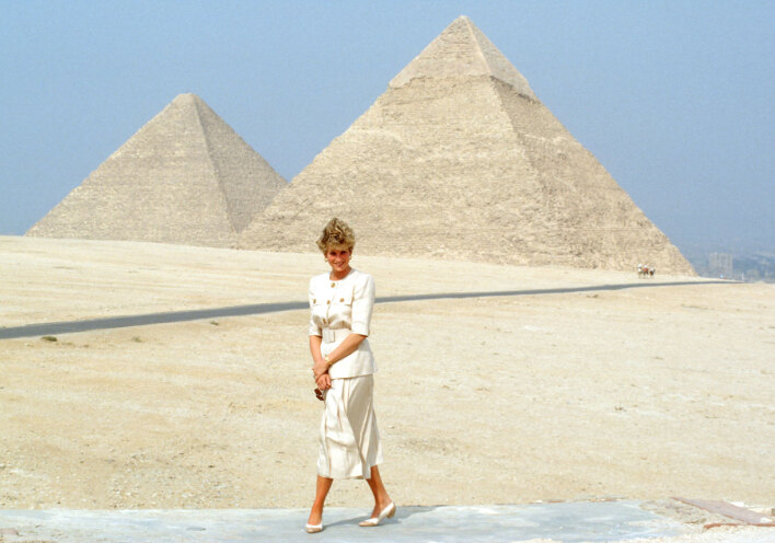 Η πριγκίπισσα Νταϊάνα στις πυραμίδες της Αιγύπτου
