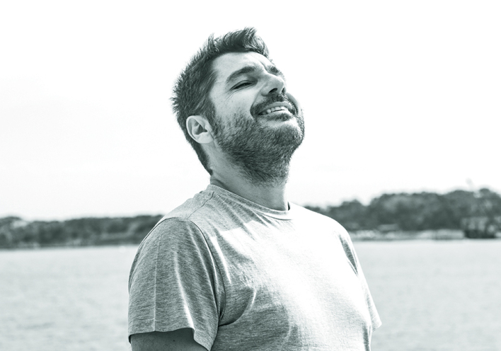 Λάμπρος Κωνσταντάρας