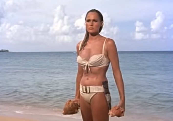 Η Ursula Anders στην ταινία James Bond εναντίον Dr.No (1962)