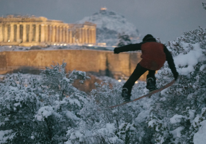 Snowboard στην Ακρόπολη