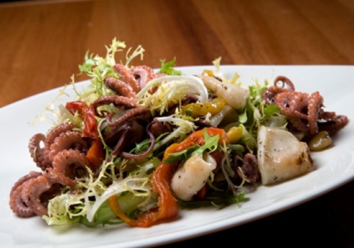 Χταπόδι σαλάτα                 