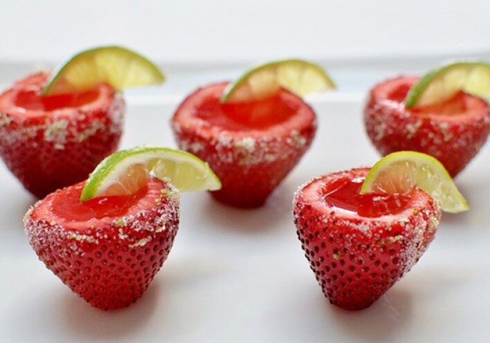 Φραουλοσφηνάκια μαργαρίτας
