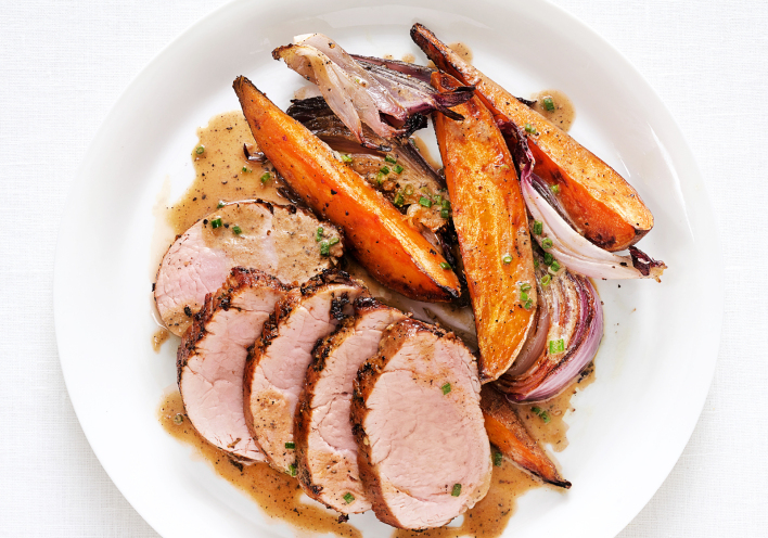 Μεθυστικό χοιρινό με ρούμι και μελωμένες γλυκοπατάτες