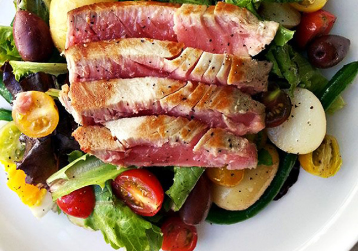 Σαλάτα με φασολάκια και τόνο