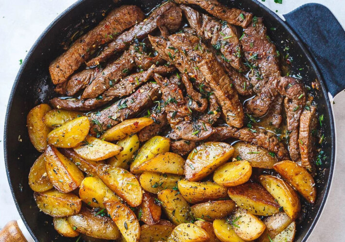 Μπριζόλες με βουτυρένιες πατάτες